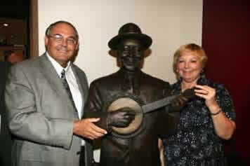 Dennis and Pat at the statue Unveiling.